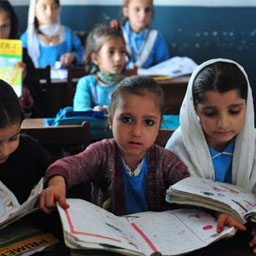 تعلیم کے وسائل پر قبضہ کرنے والی سیاسی قوتیں : رپورٹ